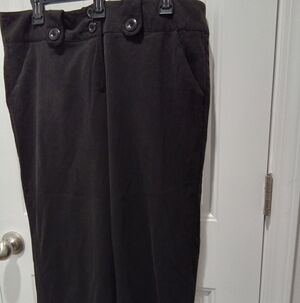 Dressbarn Woman Plus Sz 14W Stylish Black Straight Leg Cuffed Capris 22" Inseam